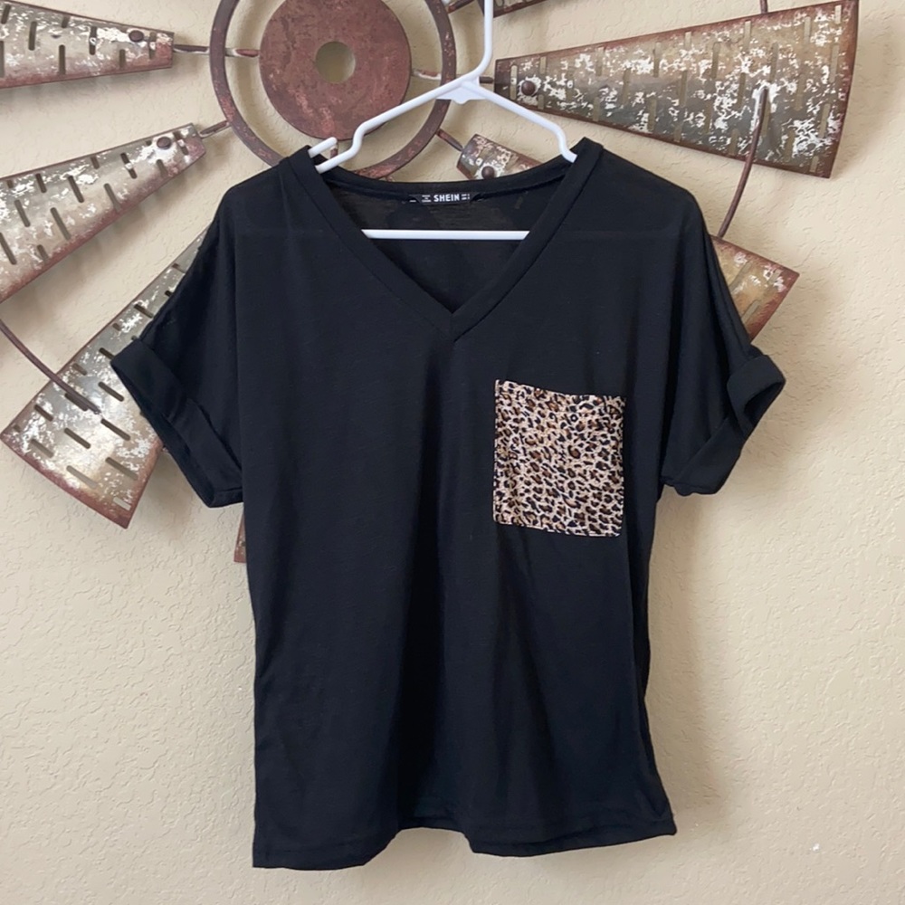 Leopard print pocket T-shirt